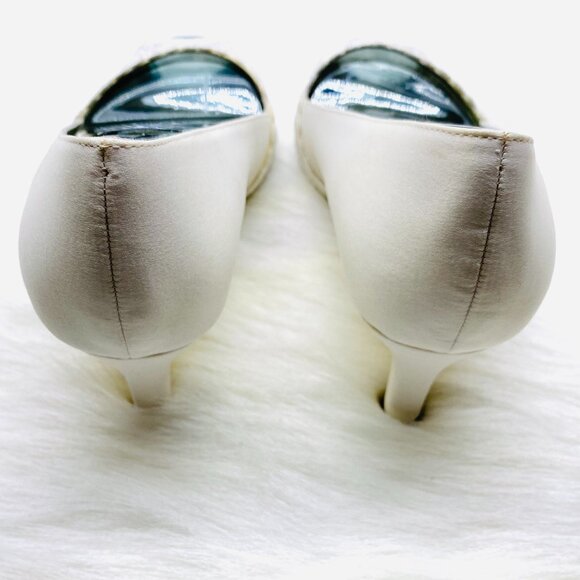 Adrianna Papell Jude Ivory Satin Kitten Heel Size 7W - New in box - Picture 3 of 4